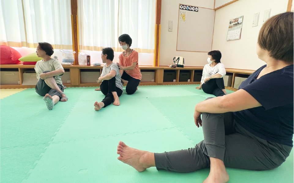 ヨガ・ストレッチの様子